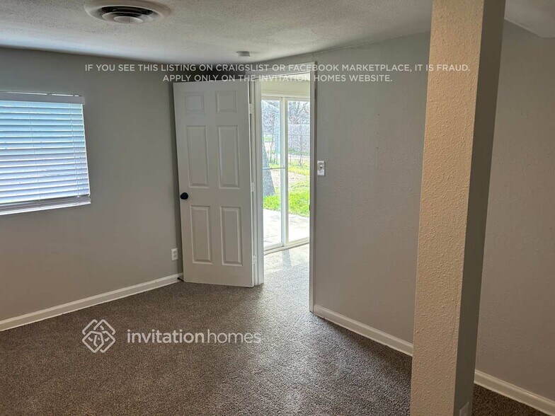 Building Photo - 4101 Winfield Ave