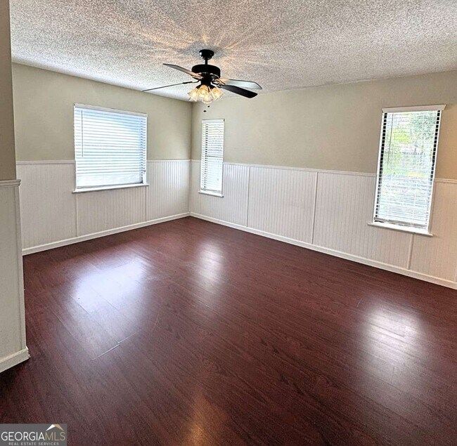 Building Photo - 502 Sunnyside Ct