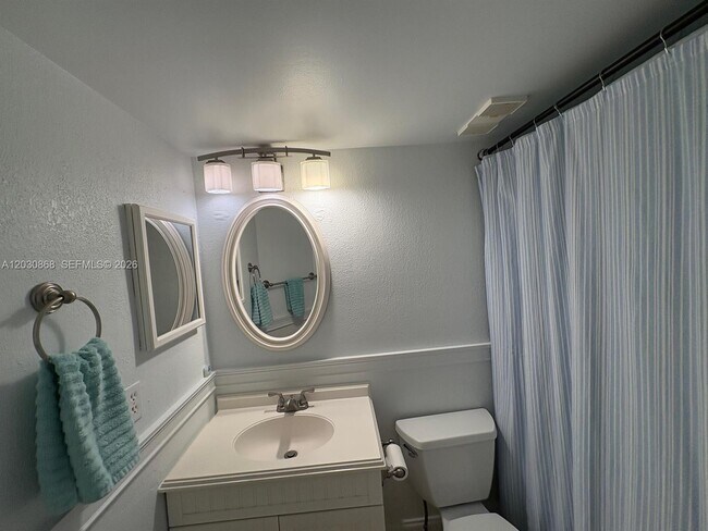 Building Photo - 8750 Royal Palm Blvd