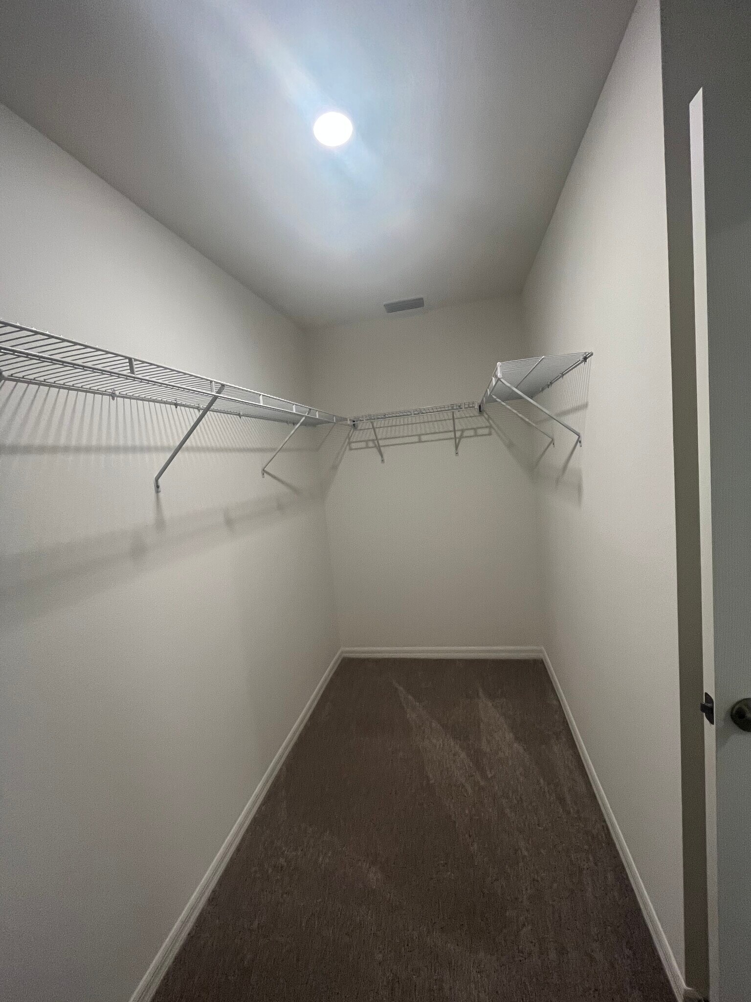 Building Photo - 27 Wood Cedar Dr