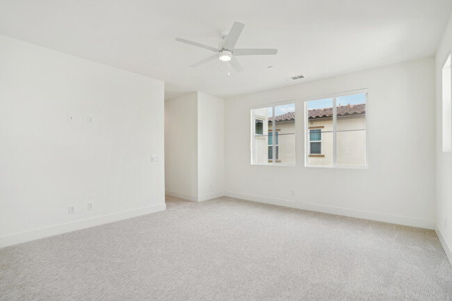 Building Photo - 47436 Poppy Ln