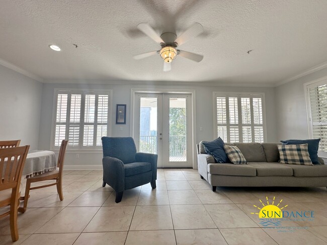 Building Photo - Beautiful Partially Furnished Condo in Downtown Fort Walton Beach!