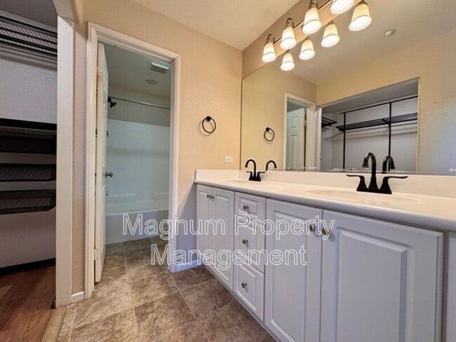 Building Photo - 41685 Woodridge Ave