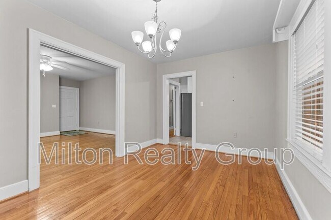 Building Photo - 1005 S 8th St