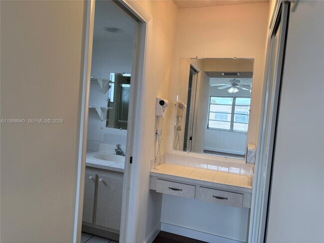 Building Photo - 200 Ashbury Rd