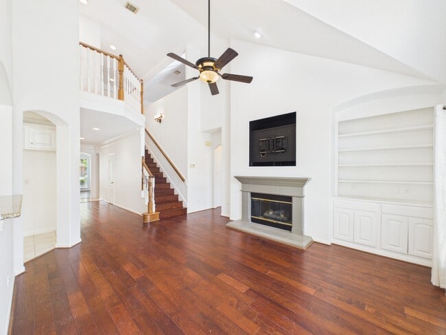 Building Photo - 5407 Lake Pl Dr