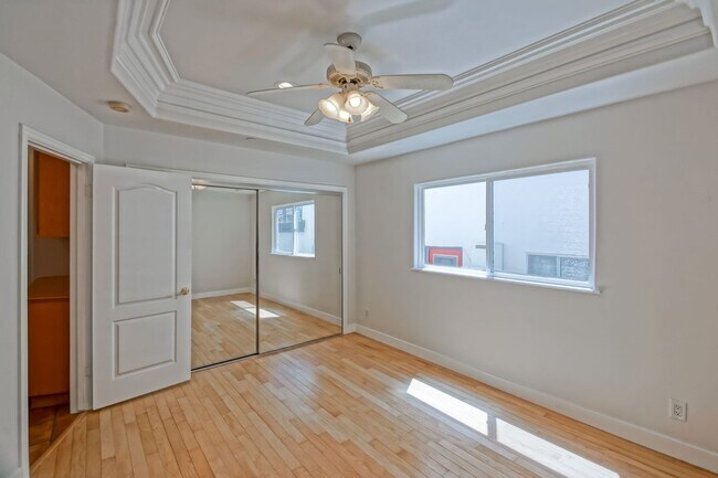 Building Photo - VERY BRIGHT, SPACIOUS & AIRY GOLDEN HILLS ...