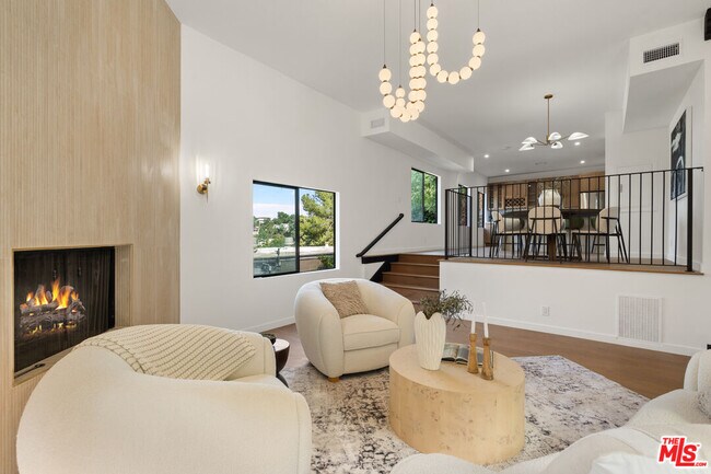 Building Photo - 8506 Oak Ct