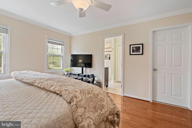 Building Photo - 1719 Larkmeade Dr