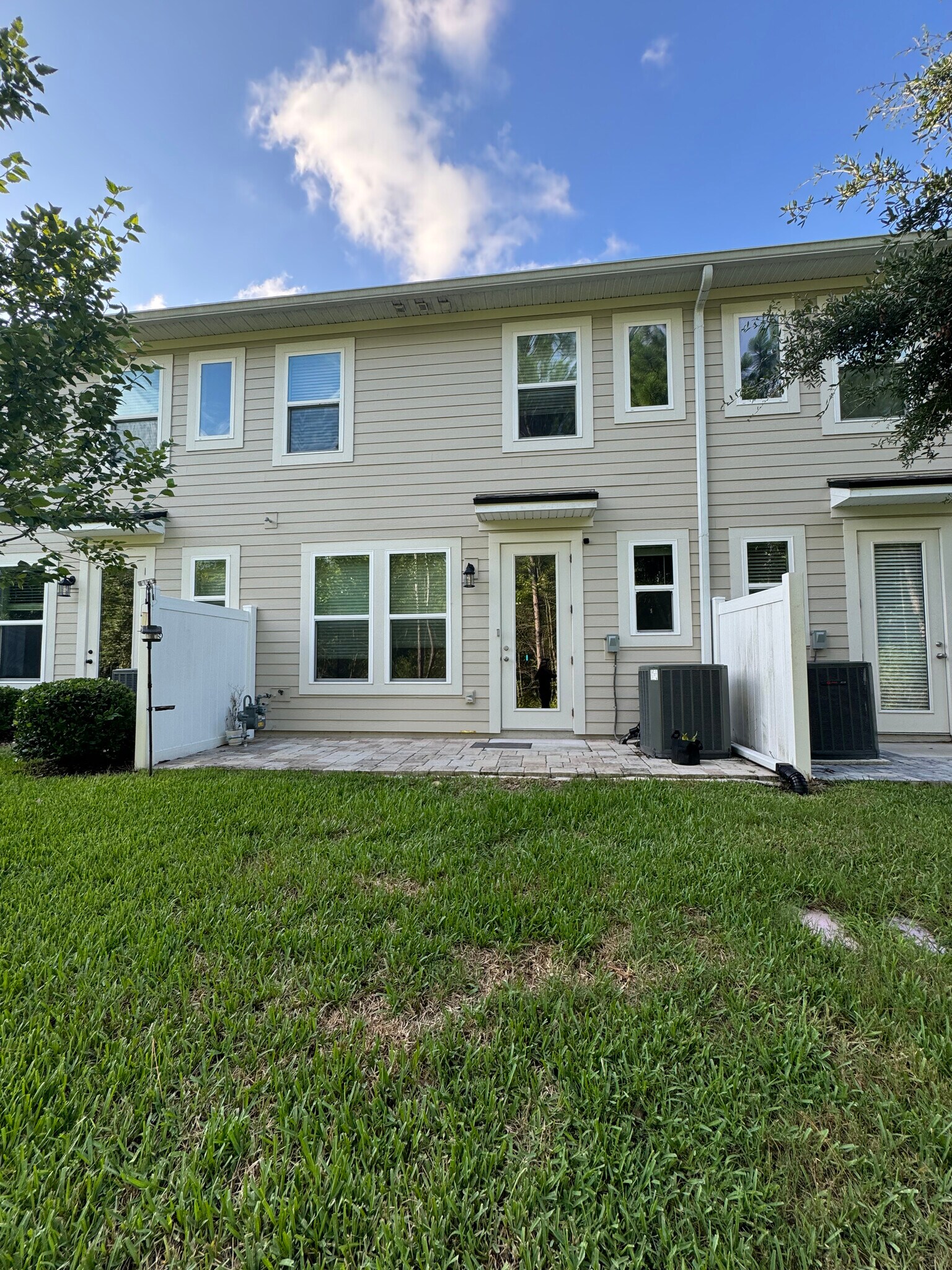 Building Photo - 11160 Minnetta Ct