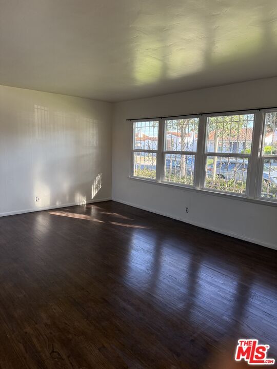 Building Photo - 3311 1/2 W 78th St