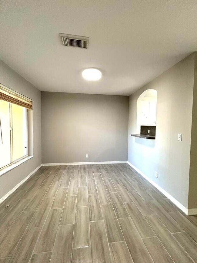 Building Photo - 1007 Arezzo Cir