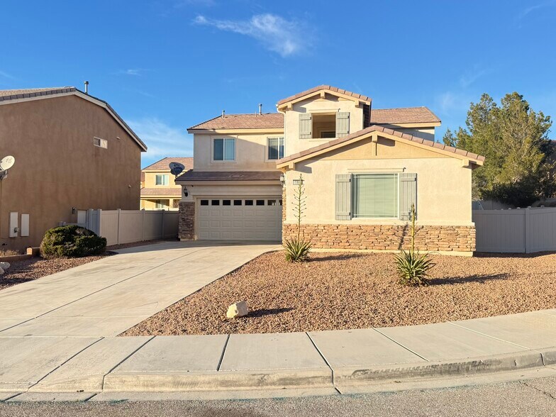 Building Photo - 15866 Barrel Cactus Ln