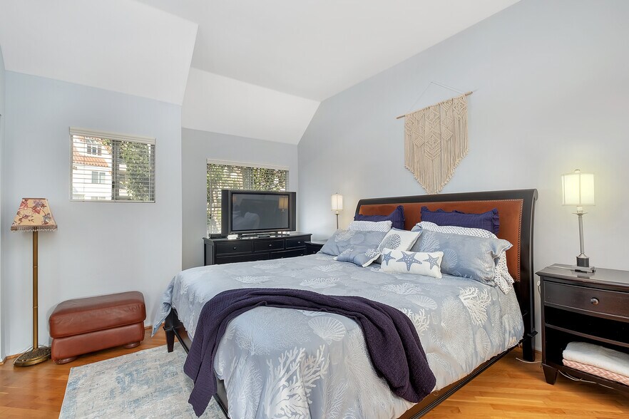 Building Photo - 30 Vista del Mar