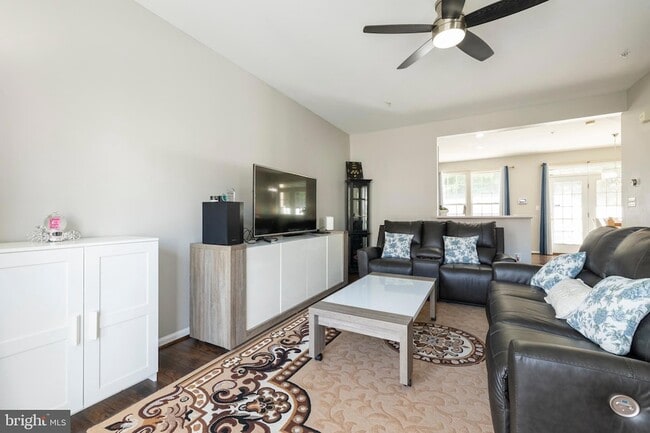 Building Photo - 4004 Meadow Trail Ln