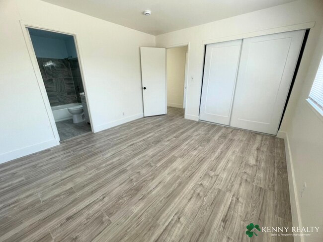 Building Photo - 4 Bedroom, 2 Bathroom Home in Foster City with Large Yard