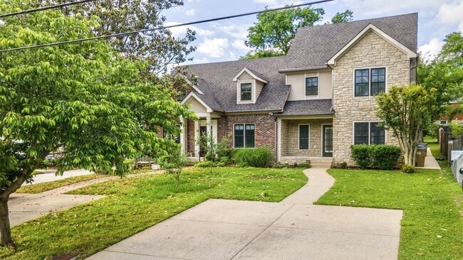 Building Photo - **RARE FIND IN VANDY NEIGHBORHOOD**