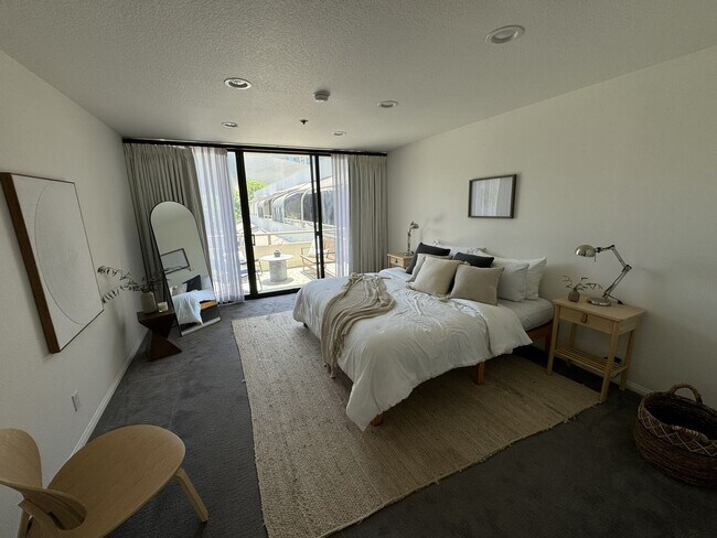 Building Photo - Stunning Remodeled Condo with Iconic Disney Concert Hall Views in the Heart of Downtown LA!