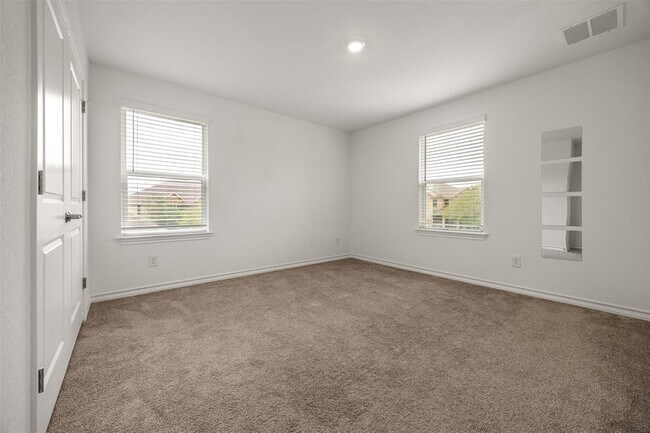 Building Photo - 301 Quarry Rock Cove