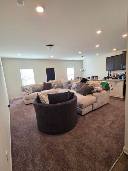 LIVING ROOM - 123 Duncan Farm Dr NW