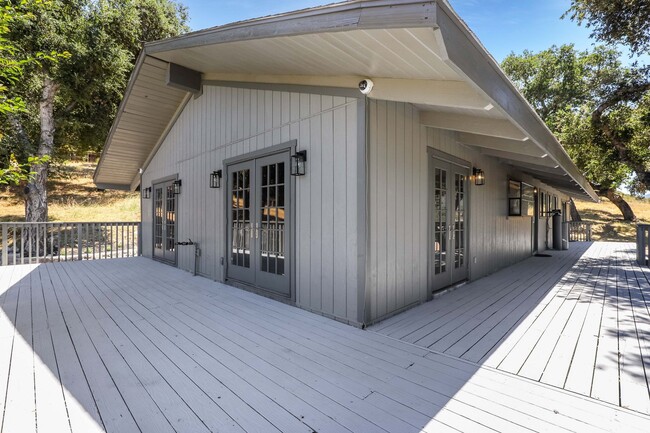 Building Photo - Peaceful Cachagua Retreat | 3BR Home with Vaulted Ceilings, Oaks & Star-Filled Skies