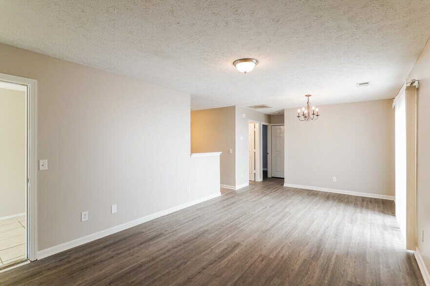 Building Photo - 2633 River Meade Way