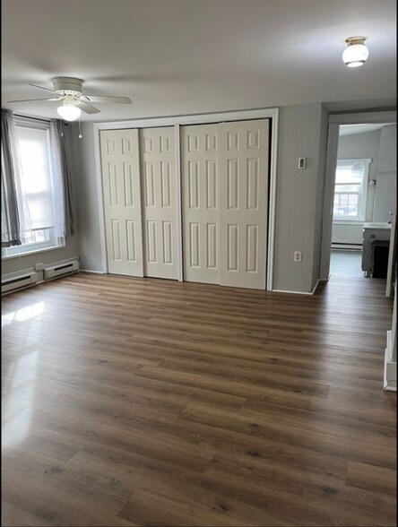 Building Photo - 114 N Brown St