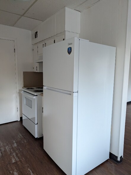 Building Photo - 104 Holland St