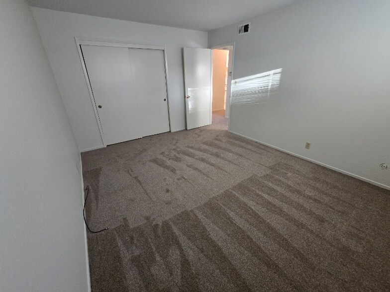 Building Photo - 1751 Ross Cir