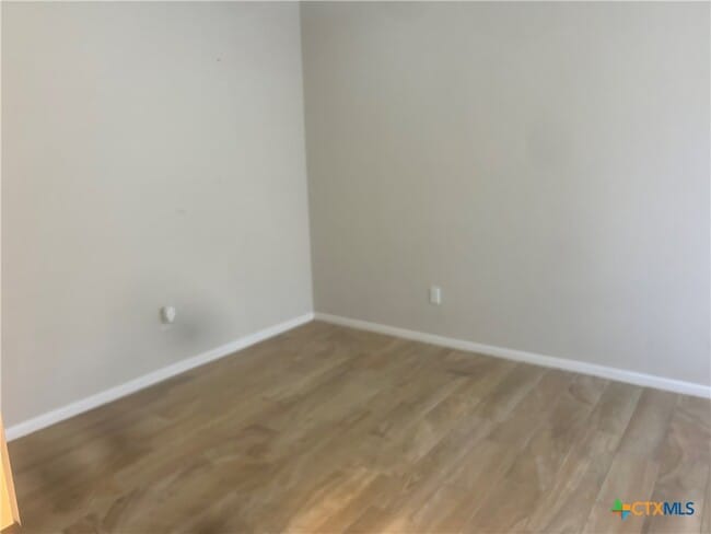 Building Photo - 5623 Blackstone Dr