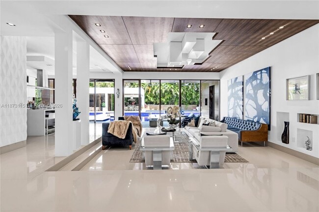 Building Photo - 3009 Pine Tree Dr