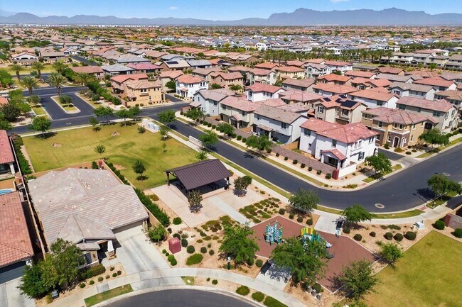 Building Photo - 5935 S Coyote Canyon