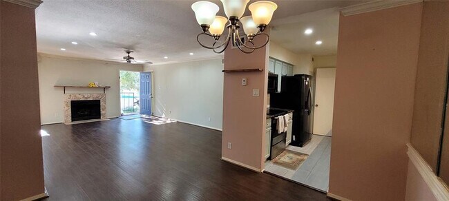 Building Photo - 9700 Leawood Blvd