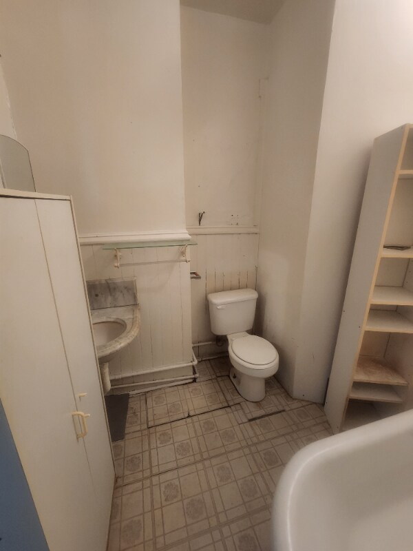 Building Photo - 816 W William St