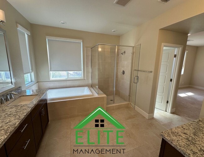 Building Photo - Charming and Spacious Home in Desirable El...