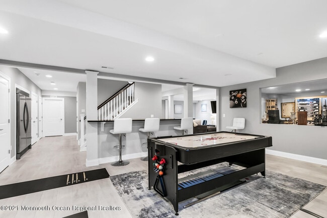 Building Photo - 2211 3rd Ave