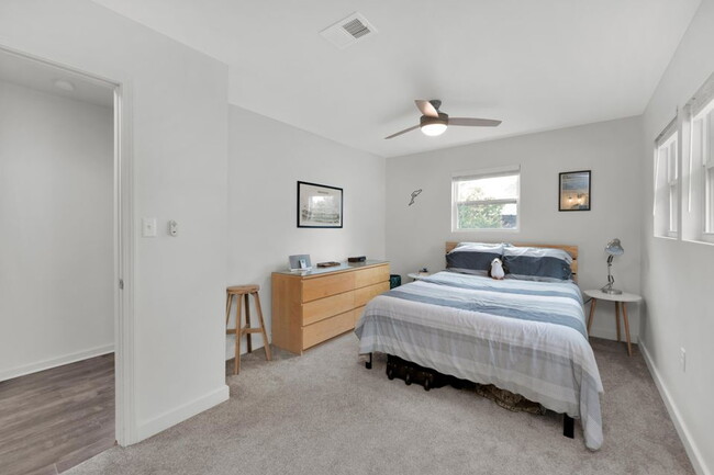 Building Photo - Charming 3-Bed home with 2.5 Baths in Fort...