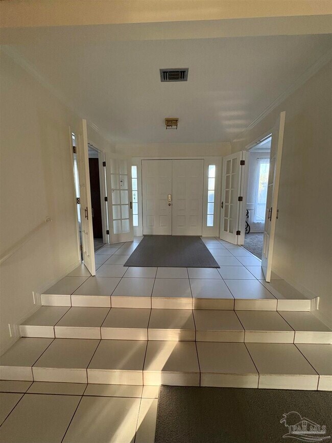 Building Photo - 8755 Thunderbird Dr