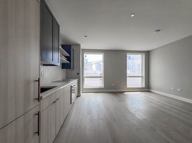 Building Photo - 1218 N Clark St