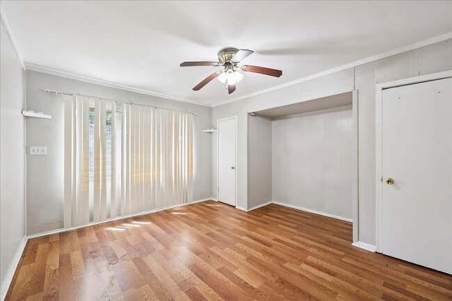 Building Photo - 4020 Ector Ave