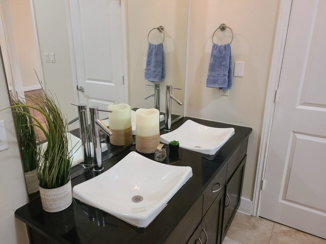 Building Photo - 5515 Petty St