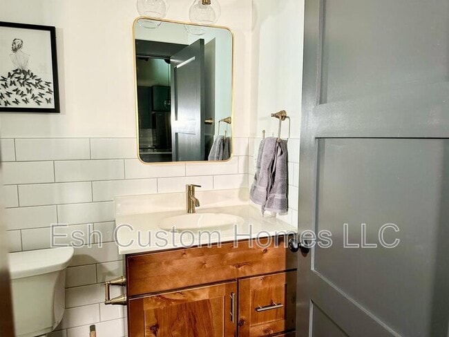 Building Photo - 437 W Grant St