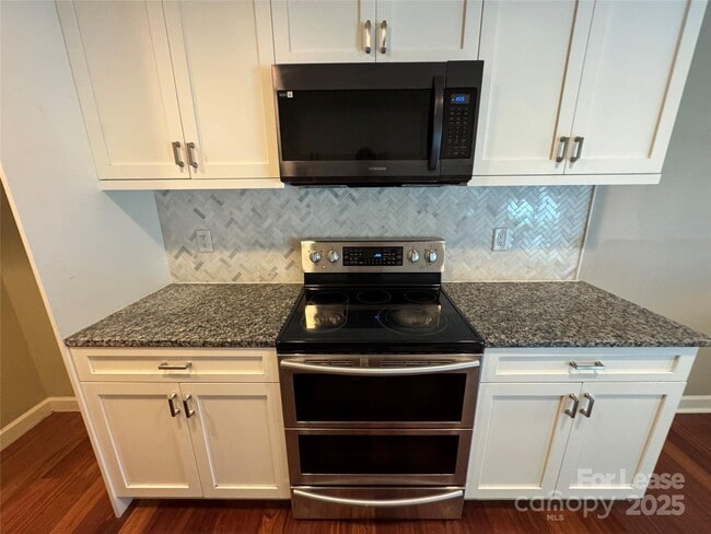 Building Photo - 3802 Cassidy Dr