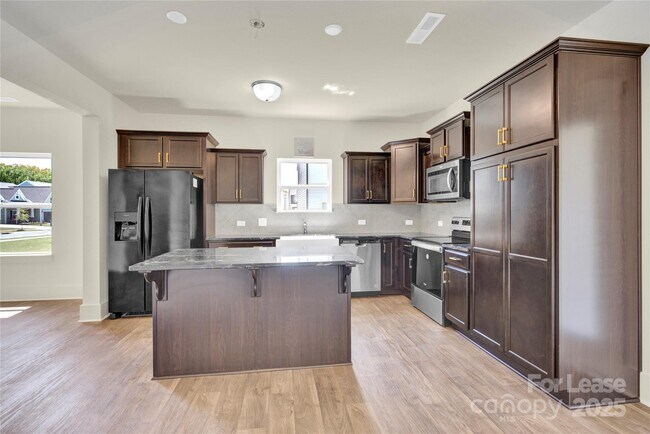 Building Photo - 207 Aspire Cir