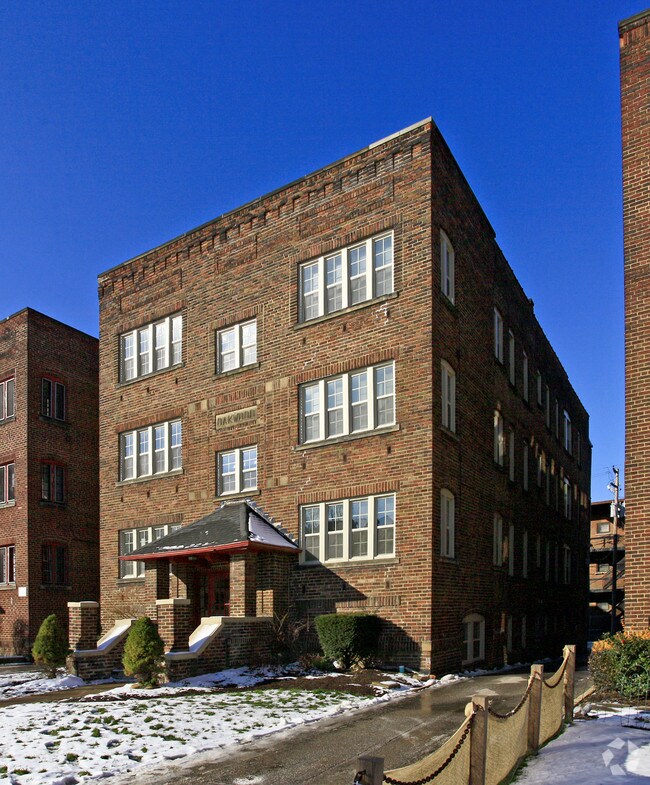 Building Photo - Harriet