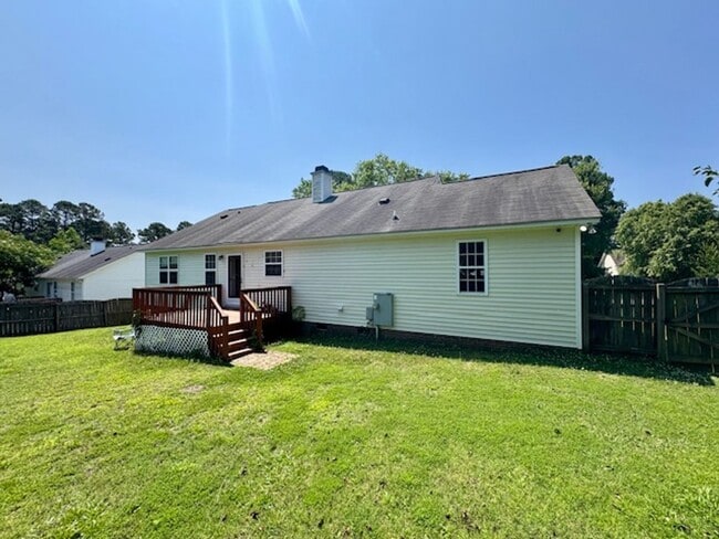 Building Photo - Open House 6/6 at 4 PM!