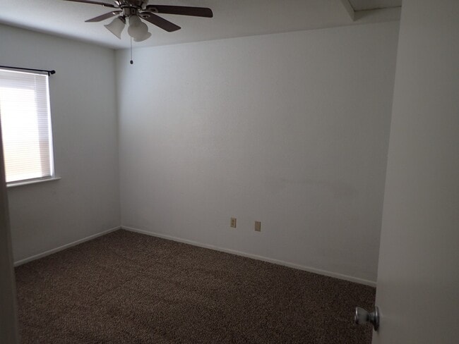 Building Photo - 4 Bedroom