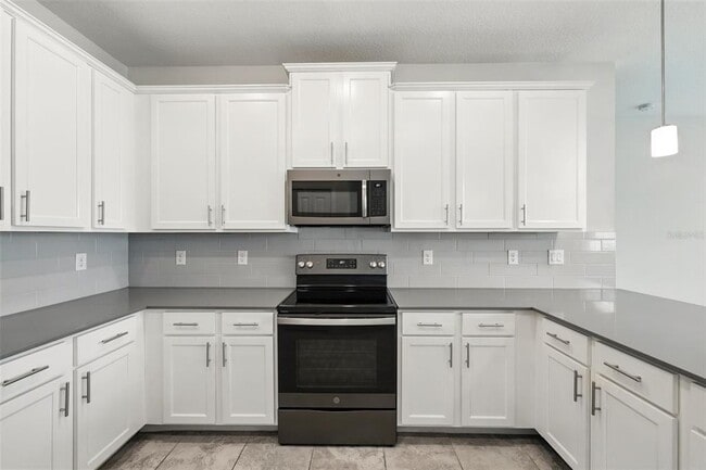 Building Photo - 9944 Red Eagle Dr