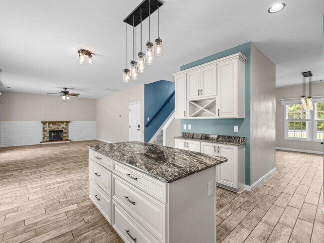 Building Photo - 156 Old Beechtree Ln