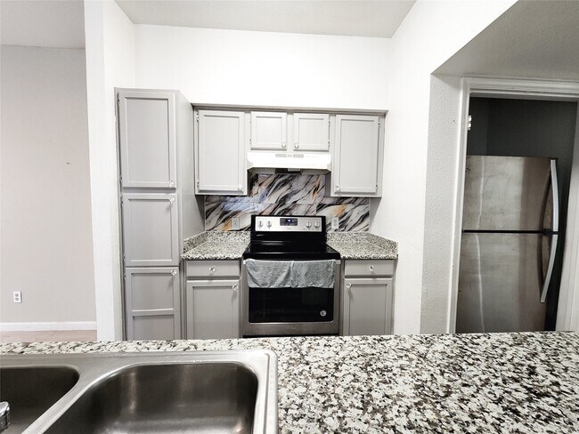 Building Photo - 14550 Fonmeadow Dr